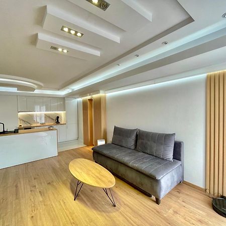 וארנה Sea Breeze Apartment מראה חיצוני תמונה