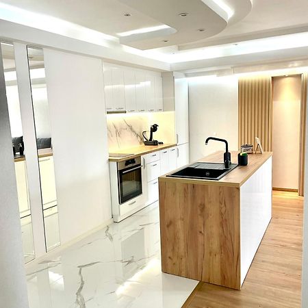 וארנה Sea Breeze Apartment מראה חיצוני תמונה