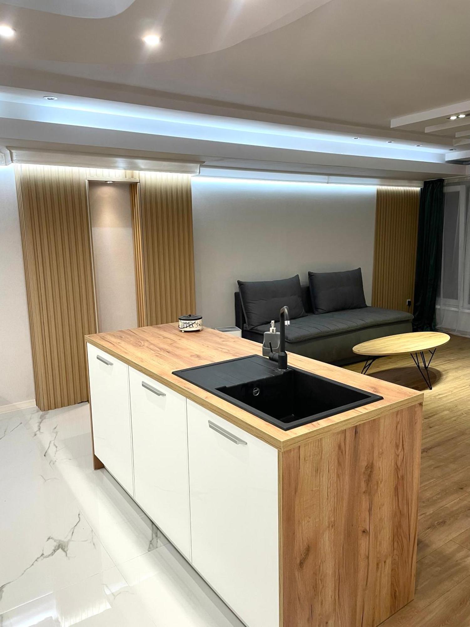וארנה Sea Breeze Apartment מראה חיצוני תמונה