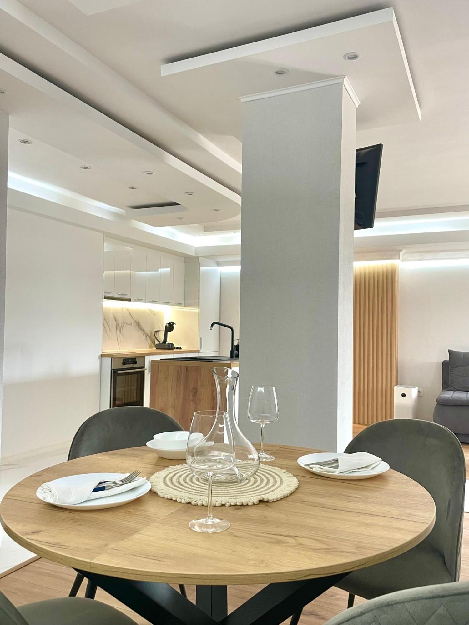 וארנה Sea Breeze Apartment מראה חיצוני תמונה